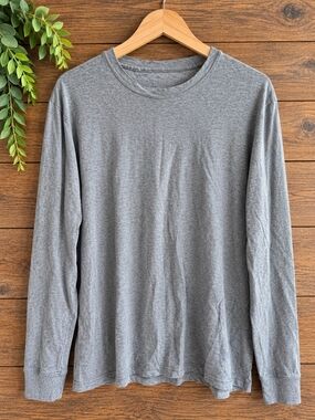 Van Heusen Grey Long Sleeve Crewneck Shirt – Large